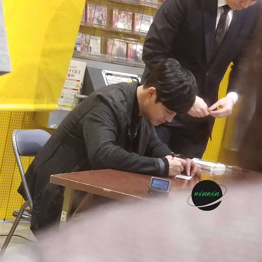 [Fanpics] Wait for me Fansign Event at Tower Records Hiroshima branch [2018.11.02]