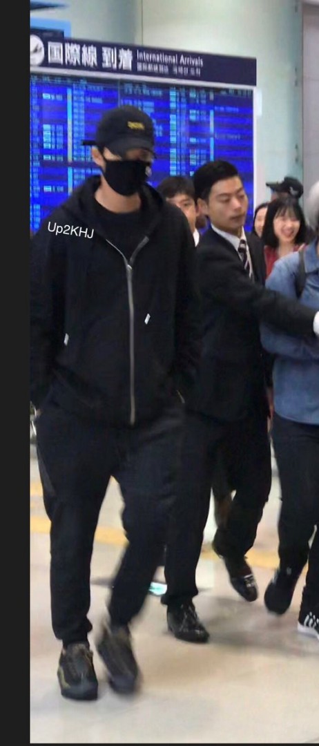 (KHJ arrived at osaka airport 18.10.10 (3